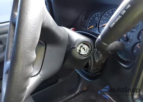 2001 Chevrolet Silverado 1500 из США, поврежденный, VIN 2GCEC19V311276616